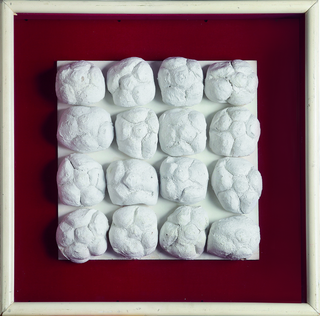Biografia - Biography, Achrome, 1962 c., panini e caolino, 31 × 31 cm, © Fondazione Piero Manzoni - Foto A. Osio