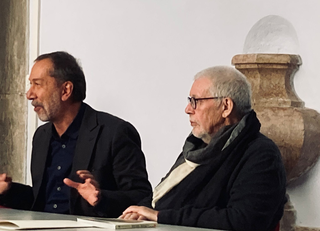 “PIERO MANZONI. ATTORNO ALL’IDEA DI MERDA D’ARTISTA”, Da sinistra Marco Senaldi e Flaminio Gualdoni.