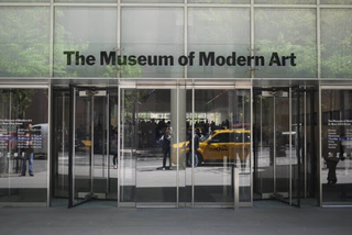 Le iconiche scatolette nei musei di tutto il mondo, Merda d’artista n. 14

MoMA The Museum of Modern Art
11, West 53 Street, Manhattan, 10019-5498 New York, Stati Uniti

☛ Website
